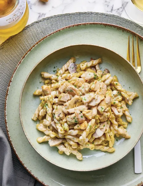 Gemelli pasta with CHICKEN AND MUSHROOMS